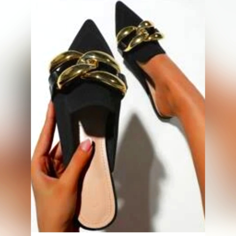 Black pointed toe mule